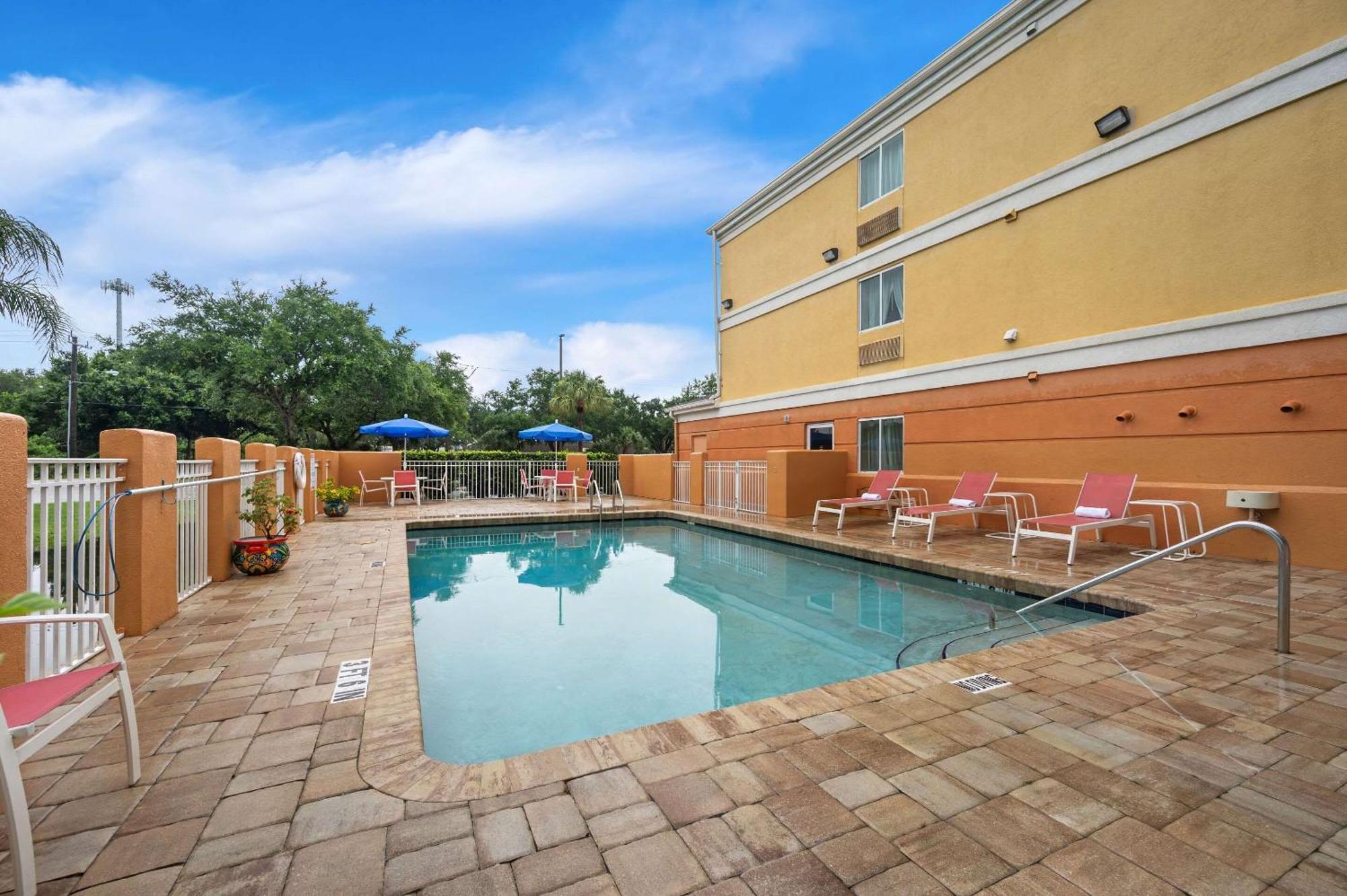 Comfort Inn Fort Myers Northeast Eksteriør billede